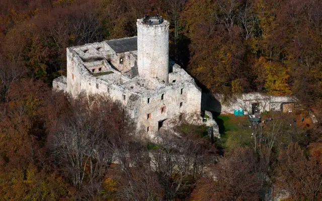 Zamek Lipowiec w Babicach: historia, atrakcje i tajemnice zamkowej okolicy