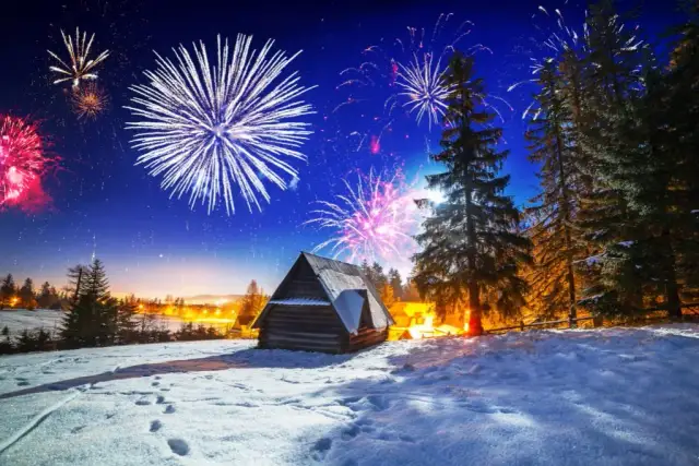 Gdzie polecieć na sylwestra? Sprawdź najlepsze i najtańsze kierunki na niezapomniany wyjazd