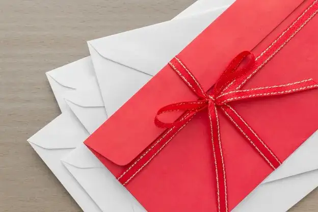 Jak fajnie zapakować zdrapki na prezent – kreatywne pomysły na opakowanie