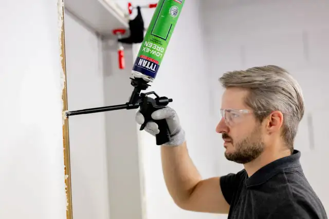 Jak wstawić drzwi wewnętrzne bez błędów - proste kroki i porady