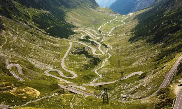 Motocyklowa trasa w Rumunii: Najlepsze trasy motocyklowe do zwiedzania Rumunii