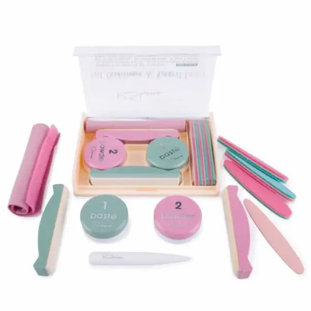 Najlepsze zestawy do manicure japońskiego - jak wybrać idealny?