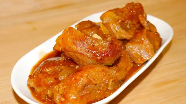 Jak zrobić dobry gulasz z łopatki wieprzowej – sprawdzone przepisy i porady