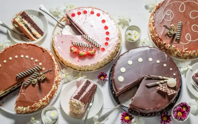 Przepisy kulinarne na ciasta, które zaskoczą Twoich gości i Ciebie