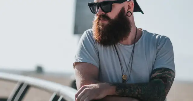 Jak dbać o stary tatuaż, aby uniknąć blaknięcia i uszkodzeń