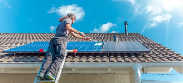 Utrzymanie wydajności instalacji fotowoltaicznych - Klucz do sukcesu leży w regularnym czyszczeniu