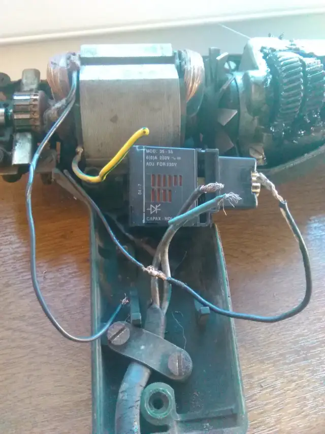 Jak bezpiecznie podłączyć wyłącznik do wiertarki Celma – krok po kroku