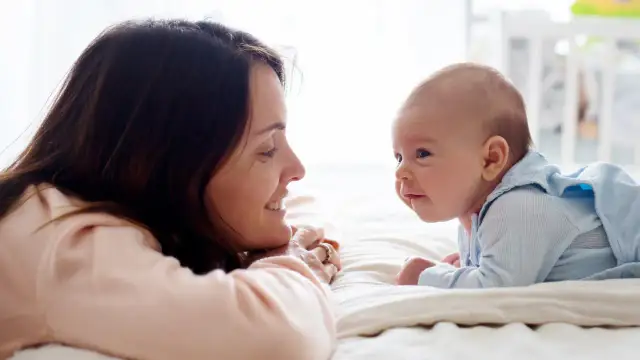 Skok rozwojowy 14 tydzień objawy: co może zaniepokoić rodziców