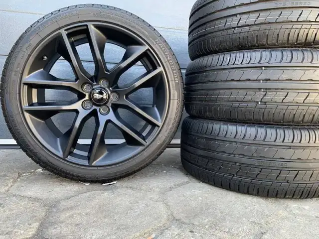 Jakie opony do Mustanga GT wybrać: najlepsze modele i rozmiary 2025