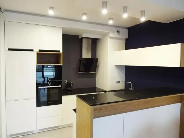 Czy w kuchni musi być wentylacja? Poznaj prawne wymogi i zagrożenia