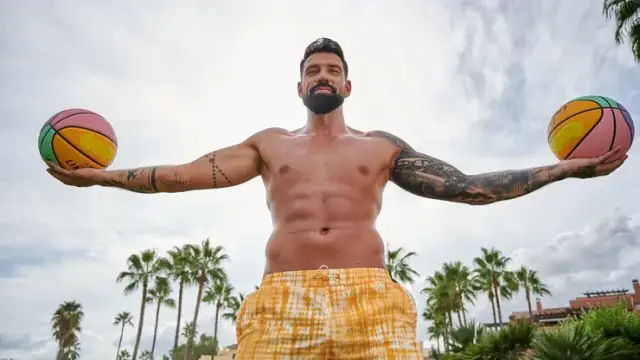 Ile lat ma Bartek z After Party? Poznaj prawdę o wokaliście