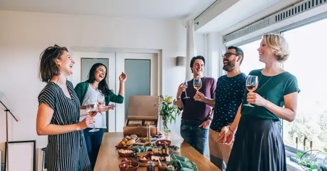 Czym zaskoczyć gości na imprezie? Oryginalne pomysły, które zachwycą