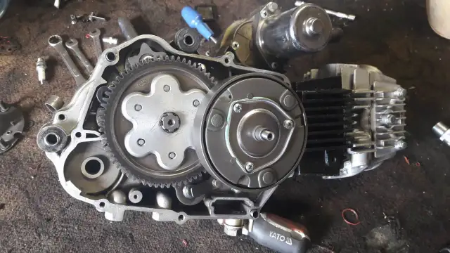 Jak działa sprzęgło w quadzie: skuteczne wykorzystanie i konserwacja