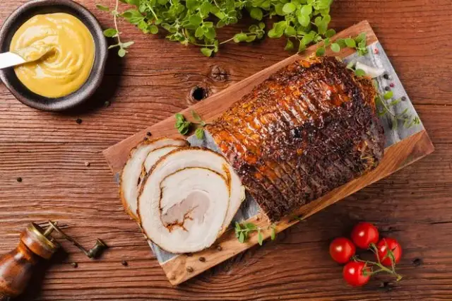 Jakie przyprawy do boczku rolowanego, aby uzyskać wyjątkowy smak?