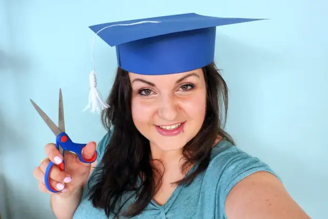 Jak zrobić czapkę na pasowanie na przedszkolaka – łatwe instrukcje krok po kroku