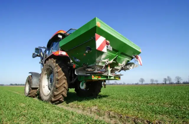 Jak wyliczyć czysty składnik nawozu i uniknąć błędów w ogrodzie