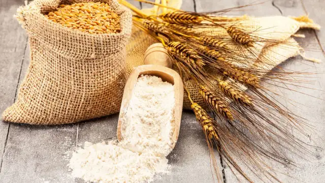 Czy mąka żytnia ma gluten? Zaskakujące fakty na temat jej bezpieczeństwa.