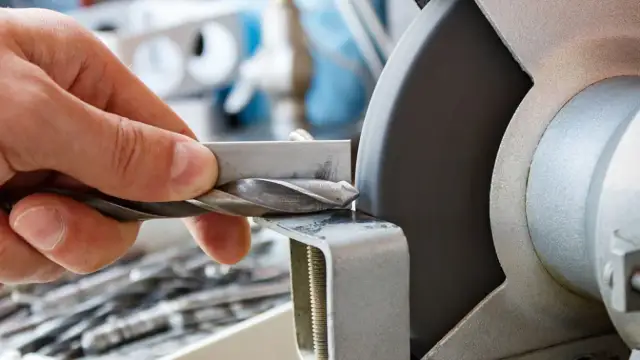 Jaka najlepsza ostrzałka do wierteł? Porównanie modeli i opinie użytkowników