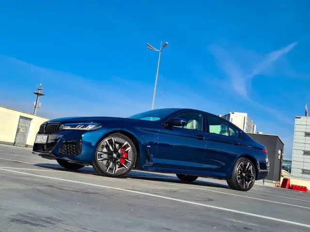 BMW 545e: Czy warto kupić ten model hybrydowy? Przegląd zalet
