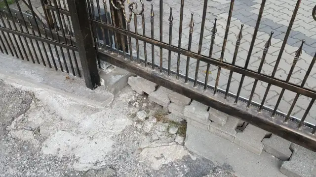 Czym zasłonić bramę wjazdową, aby zyskać prywatność i styl?