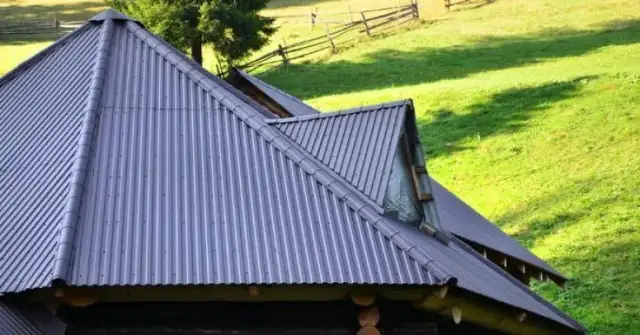 Jaką farbę na dach z blachy wybrać, aby uniknąć problemów?