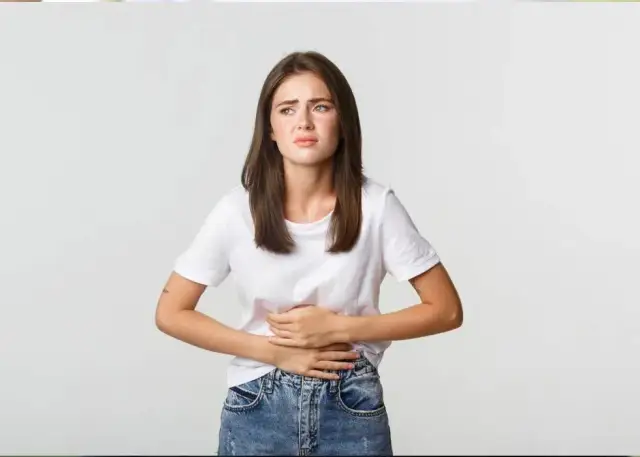 Skuteczne sposoby na wzdęcia i bóle brzucha, które naprawdę działają