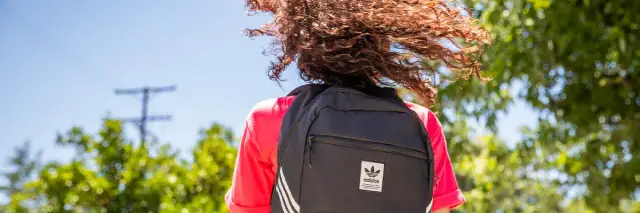 Jak prać plecak w pralce, by uniknąć uszkodzeń i zachować jego wygląd