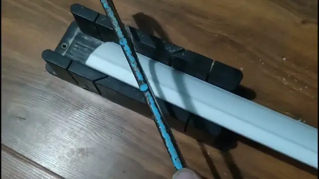 Jak ciąć listwy styropianowe pod kątem - uniknij najczęstszych błędów