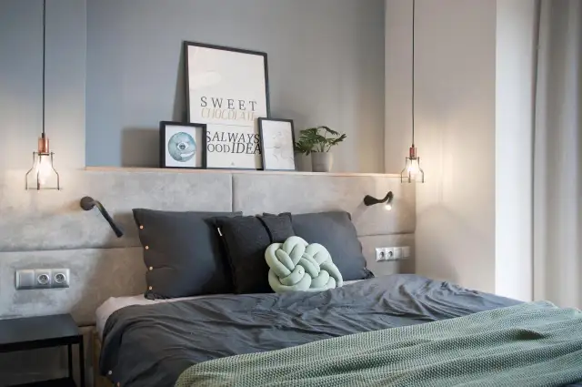 Co nad łóżko do sypialni: 7 pomysłów na stylową dekorację