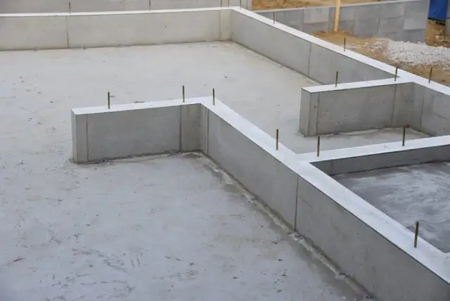 Prawidłowy fundament pod ogrodzenie Joniec - jak wykonać krok po kroku