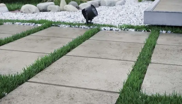 Co położyć na beton na tarasie? Najlepsze materiały, które zaskoczą.