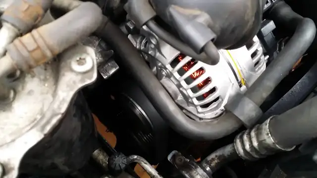 Jak wymienić alternator w Skoda Octavia 2 bez zbędnych problemów