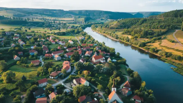 Złotniki Wieś: Co warto zobaczyć i zwiedzić w Złotnikach?