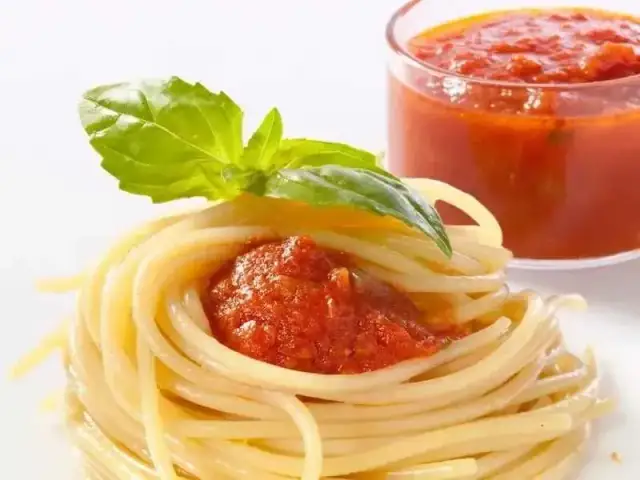 Prosty przepis na spaghetti z bazylią, który zachwyci Twoje podniebienie