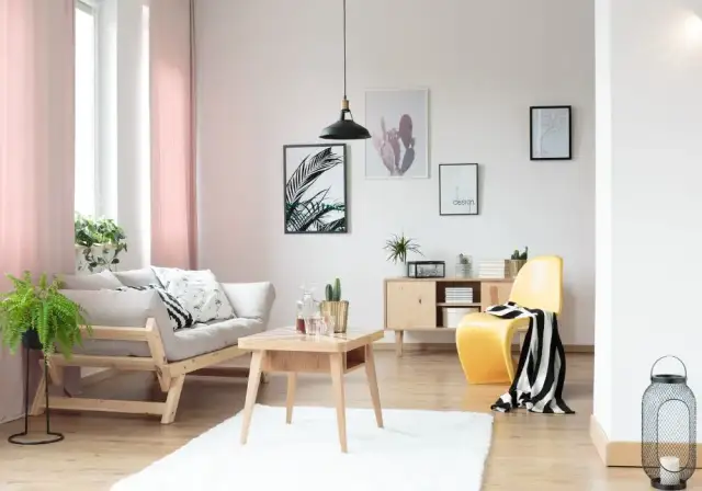 Jakie firany do salonu: długie czy krótkie - wybierz mądrze!