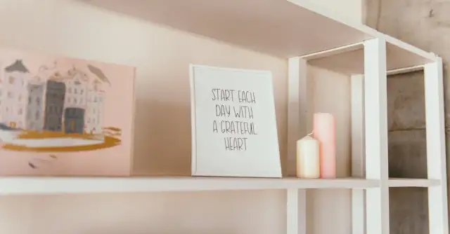 Jakie materiały i style okładzin ściennych wewnętrznych wybrać