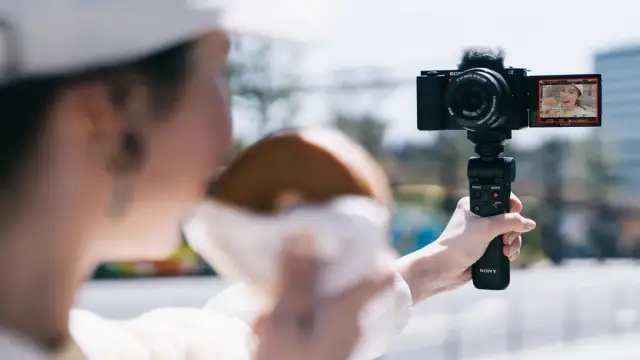 Najlepszy aparat do filmowania dla początkujących – uniknij błędów