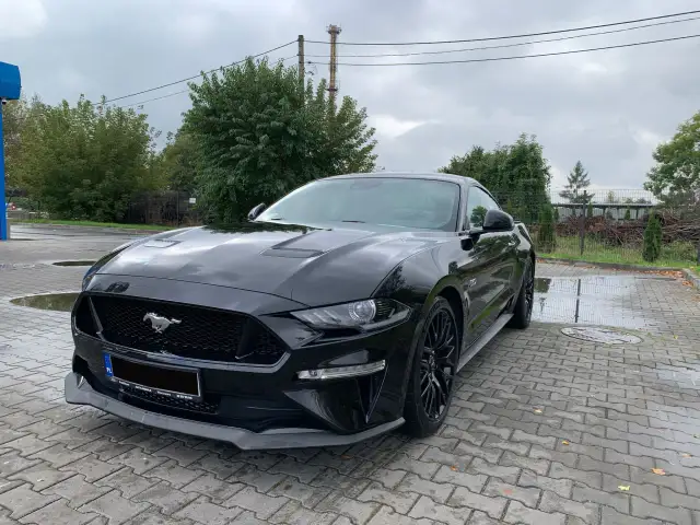 Ile kosztuje wypożyczenie Mustanga: kompletny cennik i porównanie modeli
