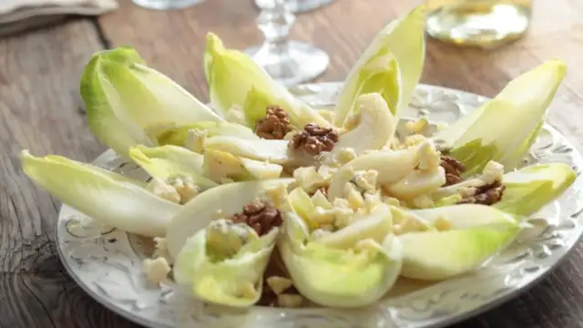 Deliciosa ensalada de endivias y queso: receta fácil y saludable