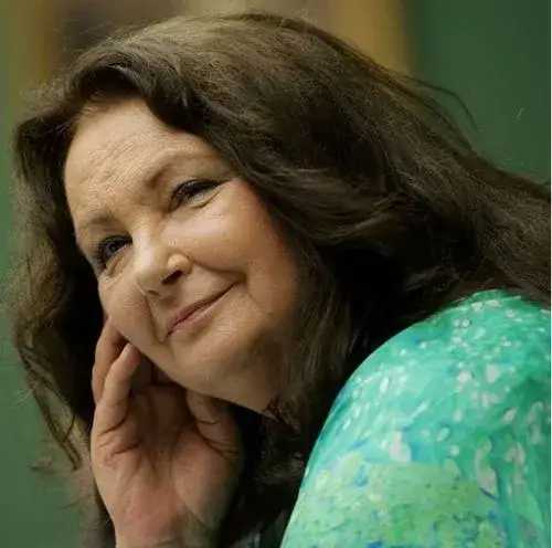 Ile lat ma Anna Dymna? Zaskakująca prawda o jej wieku i karierze.