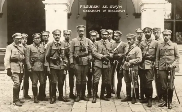Umundurowanie Legionów Polskich - niezwykłe historie i różnorodność mundurów