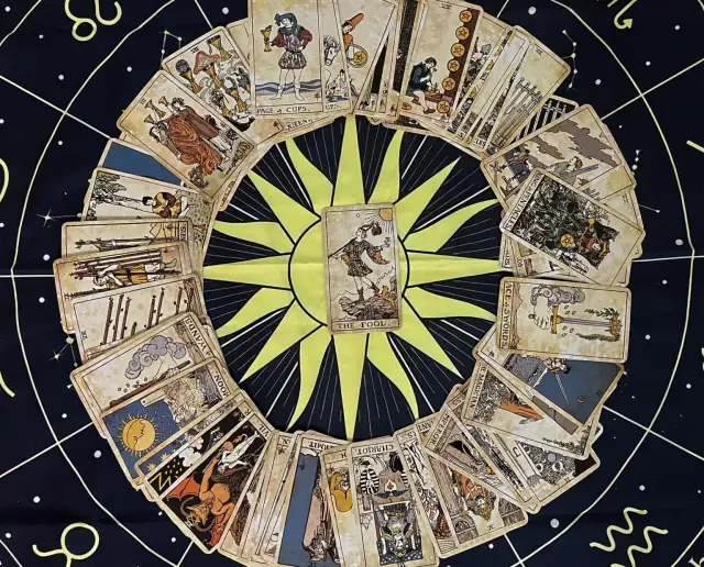 Karty tarota i ich znaczenie: Odkryj sekrety kart i ich wpływ