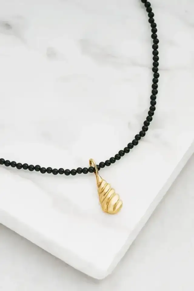 Profesjonalne zdjęcia biżuterii: Proste triki, które zachwycą każdego