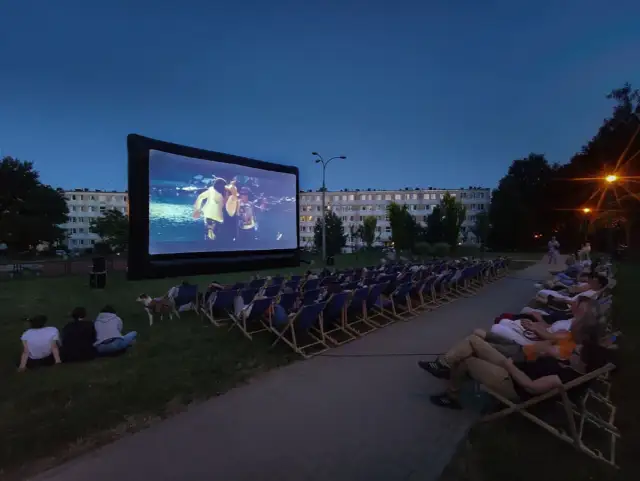 Jak zorganizować kino plenerowe i uniknąć najczęstszych błędów