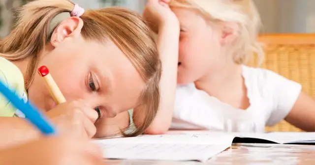 Nauczanie zintegrowane co to? Kluczowe zasady i korzyści w edukacji