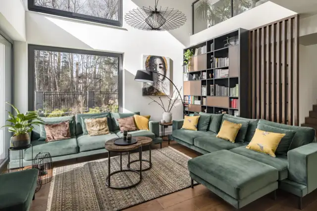 Idealne zestawienia kolorów w salonie. Jak stworzyć harmonijną przestrzeń?