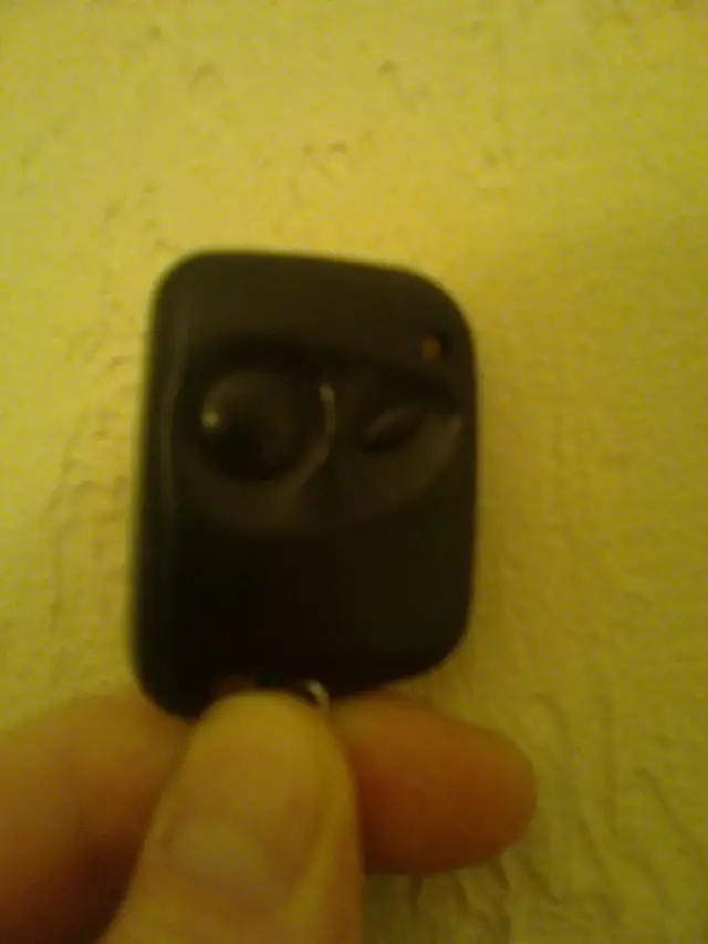 Jak samodzielnie włączyć automatyczne zamykanie drzwi Toyota - poradnik kierowcy