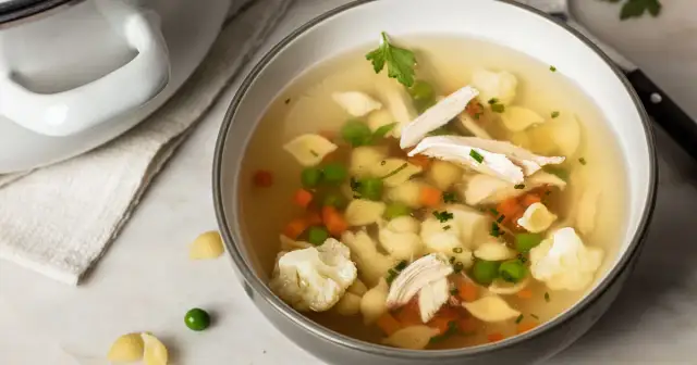 Wie lange muss eine hühnersuppe kochen? Die perfekte Kochzeit für Genuss