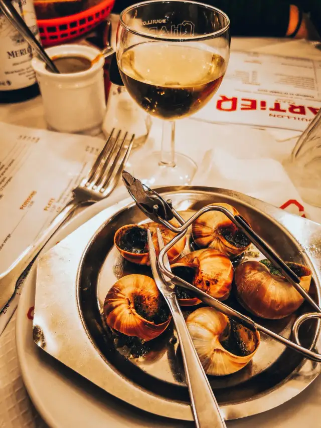 Co zjeść w Paryżu: najlepsze dania i miejsca, których nie możesz przegapić