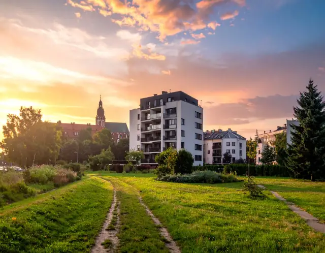 Zaliczka a zadatek na mieszkanie – jak uniknąć ryzyka przy umowie